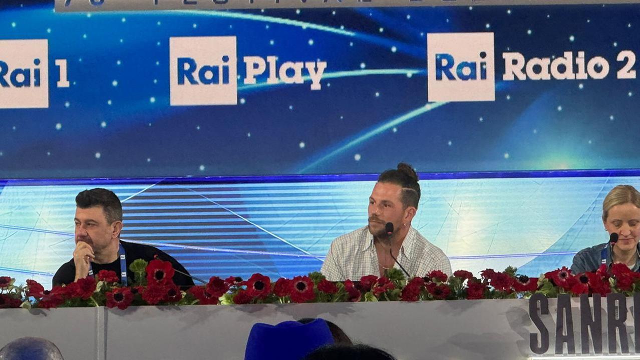 Enrico Nigiotti durante la conferenza stampa a Sanremo