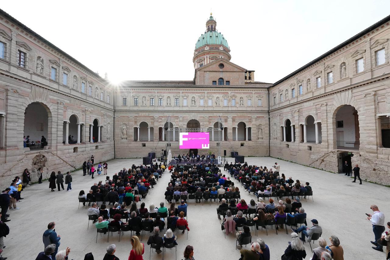 Fotografia Europea 2026: a Reggio Emilia arrivano i “Fantasmi del quotidiano”