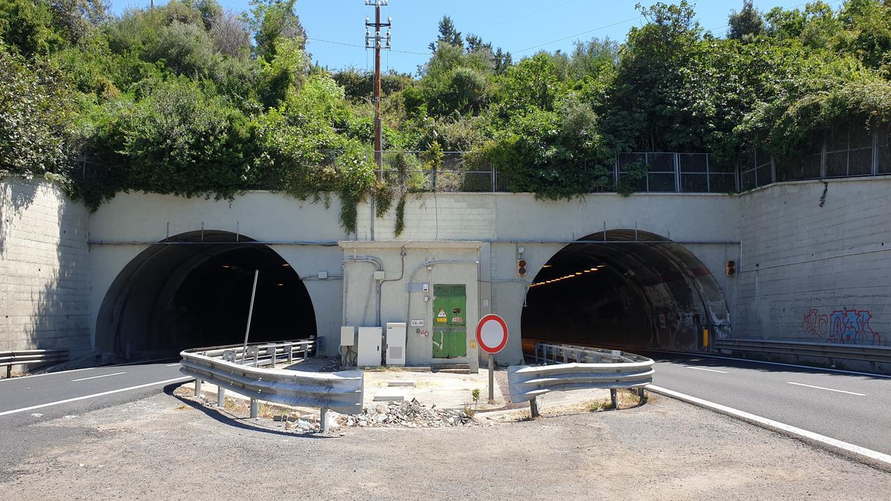 Sassari, cantieri infiniti nelle gallerie con chiusure notturne: ecco quanto dureranno e tutte le restrizioni