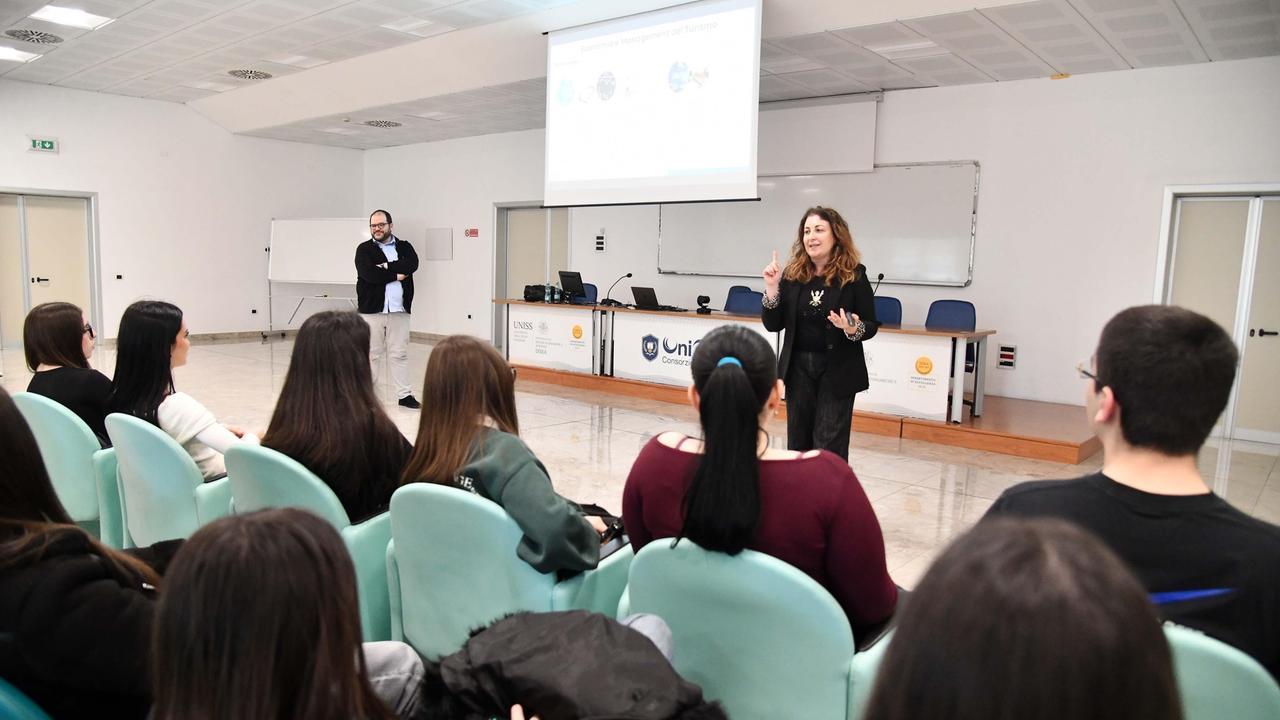 Dal Liceo Pira di Siniscola all’Uniss Olbia: l’economia del turismo per raccontare il territorio