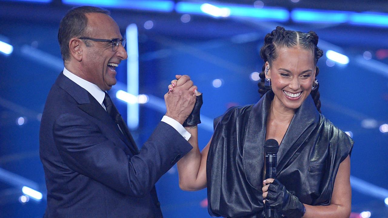 Sanremo 2026, terza serata: Alicia Keys ed Eros Ramazzotti incantano l’Ariston. La gara: i retroscena dalla diretta e i commenti più “belli”