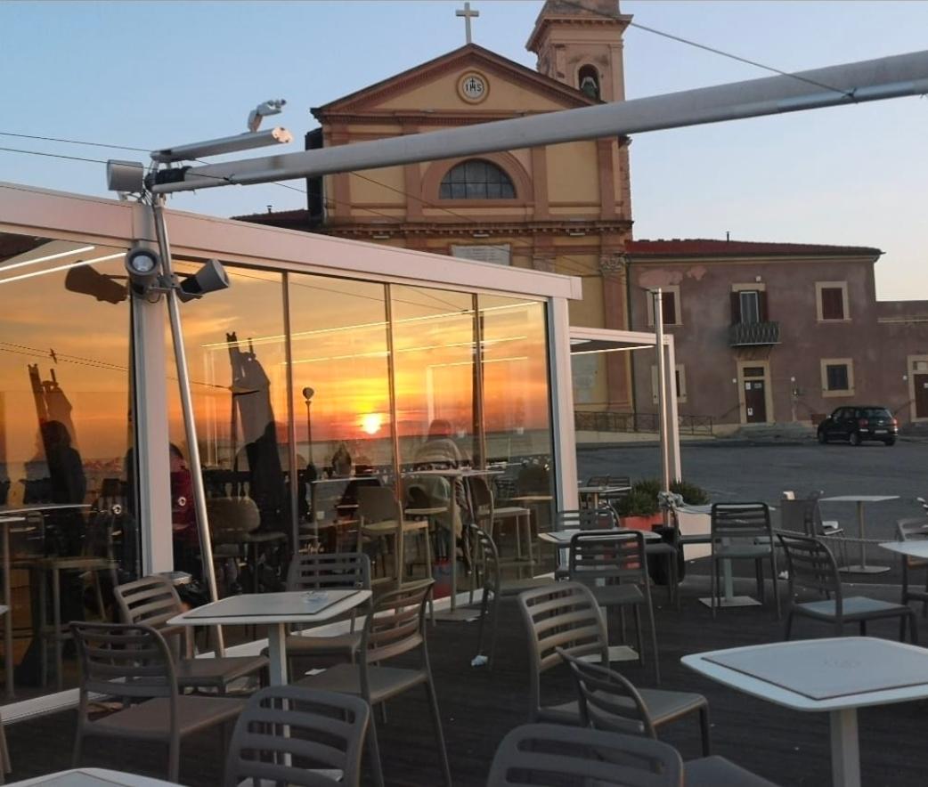 Livorno, tramonto in vetrina a San Jacopo. Grazie a Roberto Pullerà