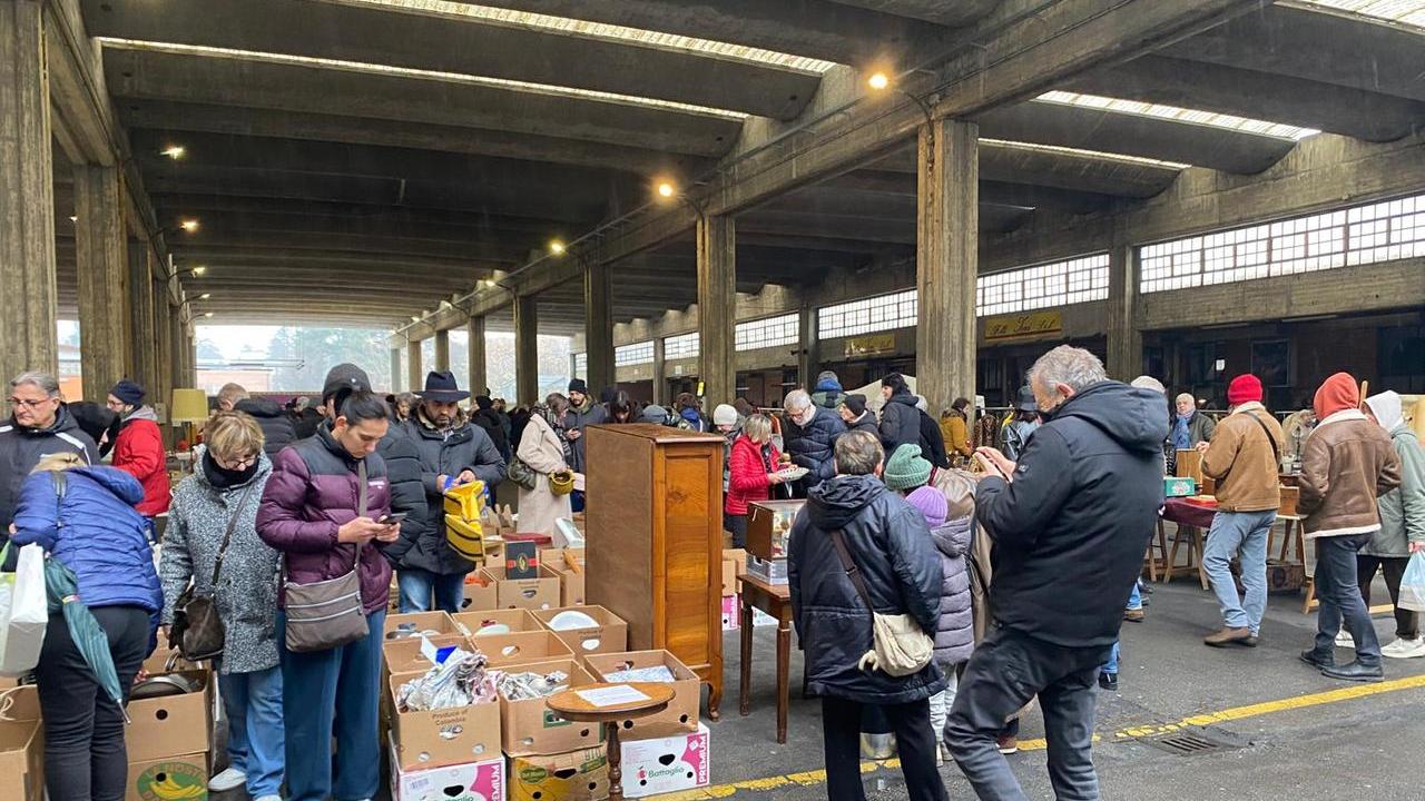 Torna “Al marchè di robi veci”: il mercatino di antiquariato, modernariato e vintage al Mercato Ortofrutticolo
