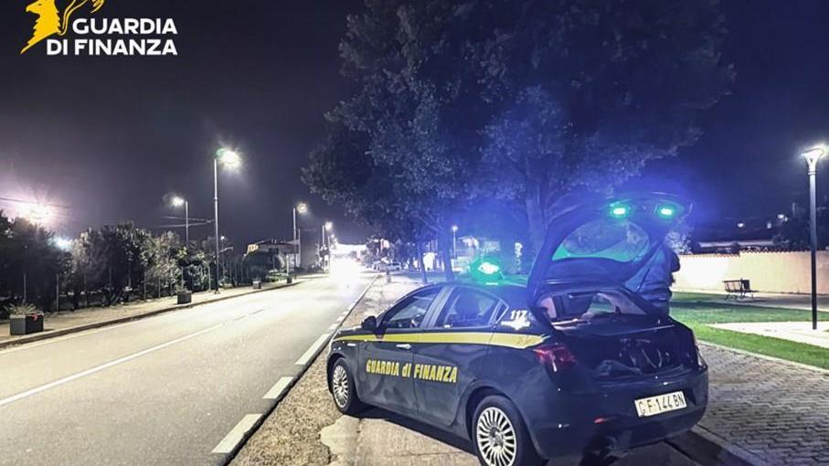 Droga, controlli straordinari della guardia di finanza. Un arresto per spaccio e 14 fermati per consumo