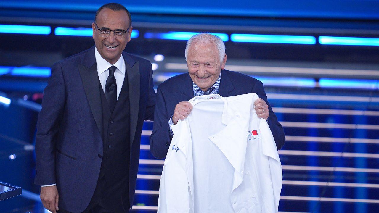 
	Mogol con Carlo Conti

