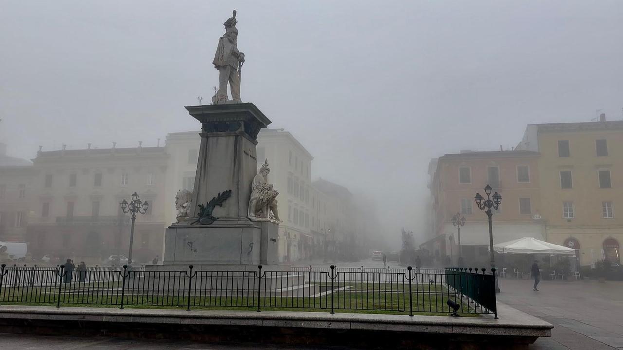 Meteo Sardegna, temperature sopra la media e nebbia ancora per giorni: il fenomeno spiegato dagli esperti