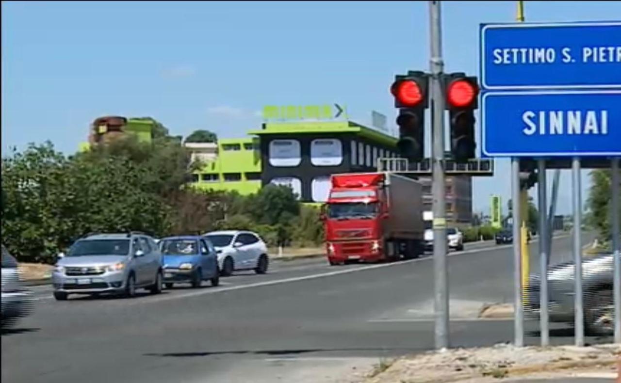 Schianto fra auto sulla statale 554: tre feriti, uno è grave