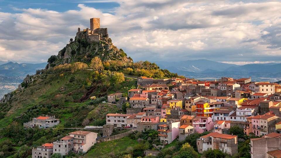 Caos in Comune, la minoranza si dimette: «Offese e umiliazioni in aula»