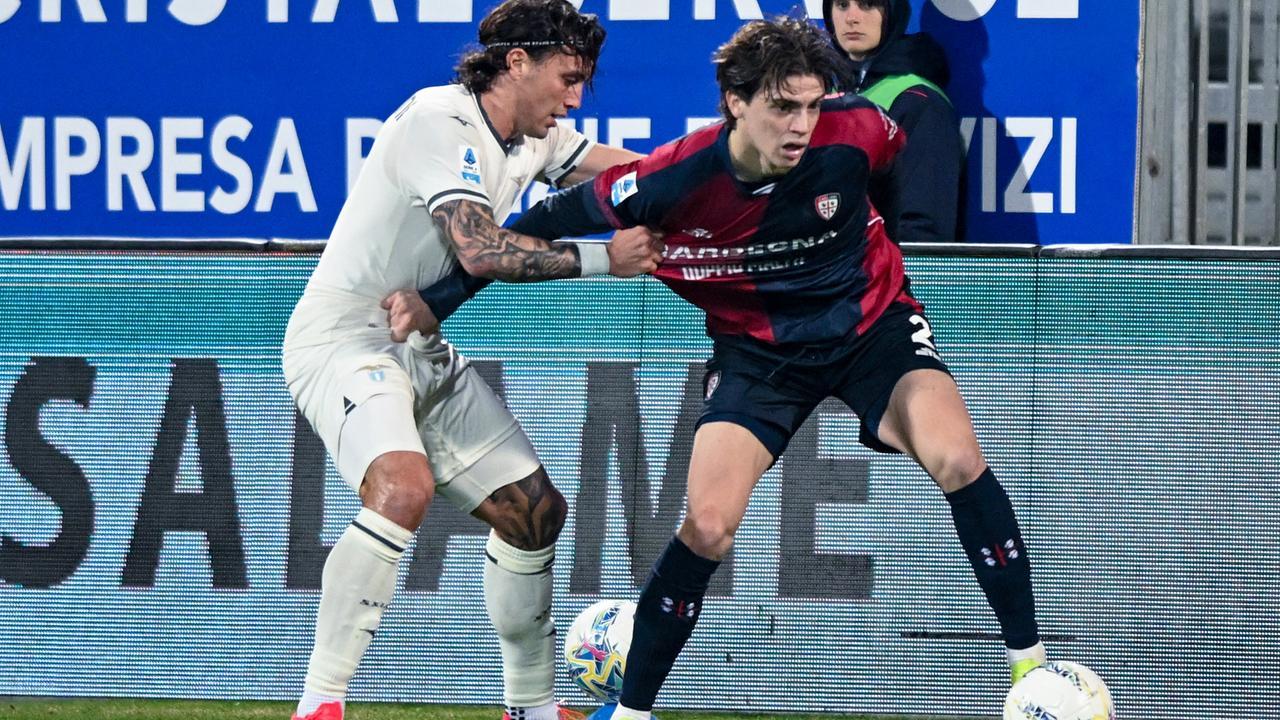 Parma-Cagliari. Ecco le formazioni ufficiali. In attacco conferma per Kiliçsoy ed Esposito. LA DIRETTA