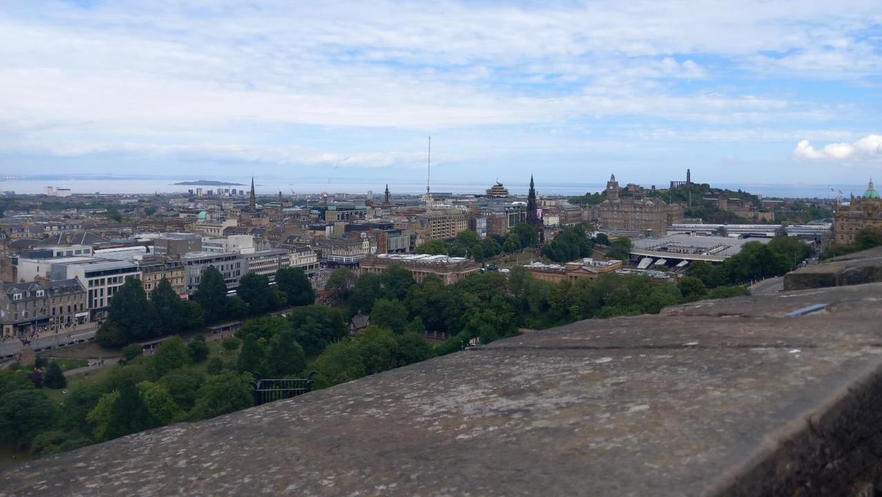 Vacanza studio in Scozia, i giovani da Ferrara: «Fai amicizia e impari le lingue»