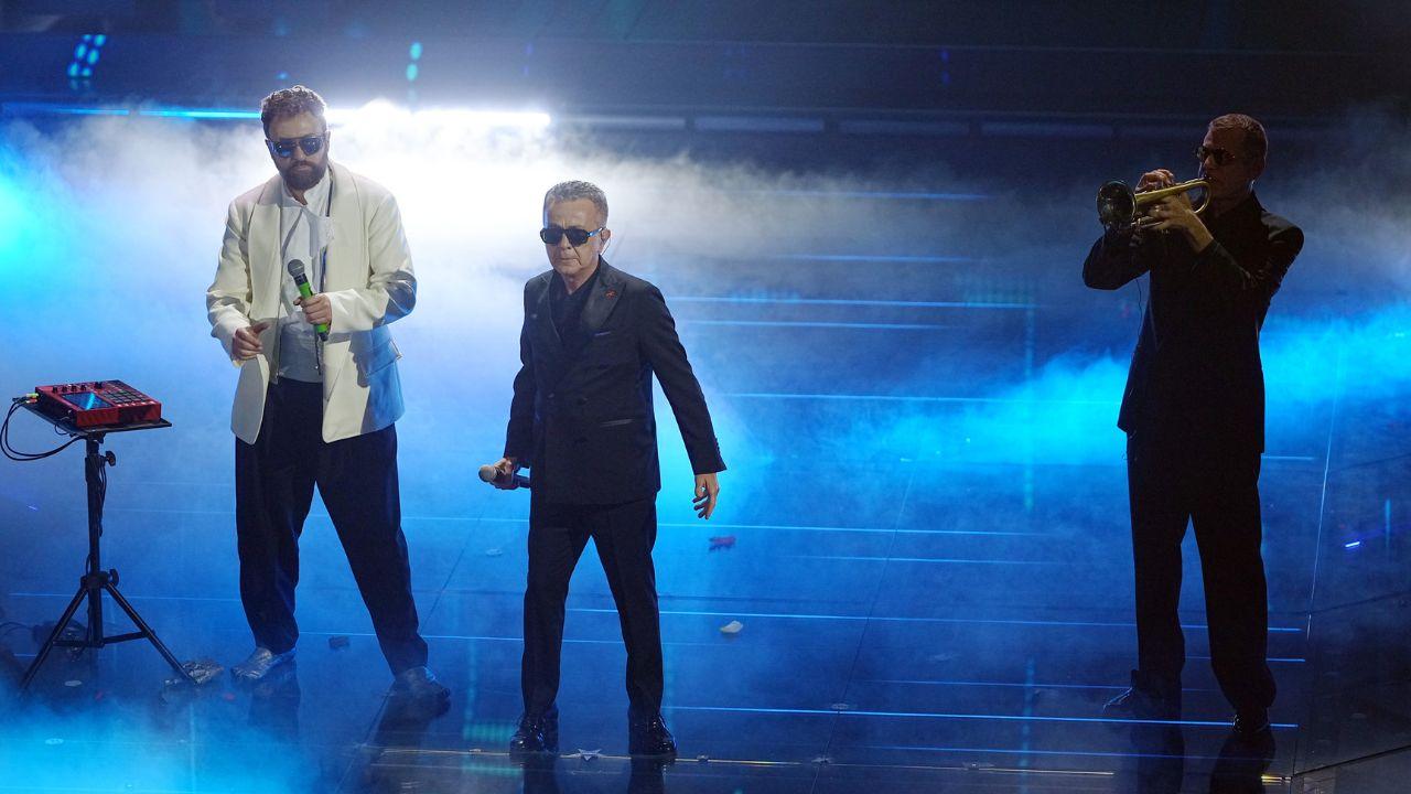 
	L'esibizione a Sanremo

