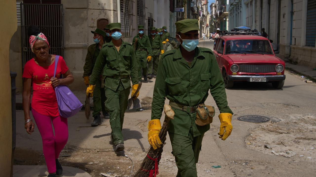 Soldati all'Avana (AP Photo/Ramon Espinosa)