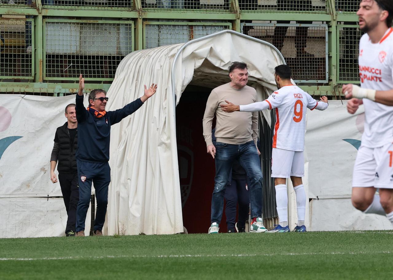 Pistoiese, cuore e grinta: decide il gol di Rizq poi un’ora in dieci uomini