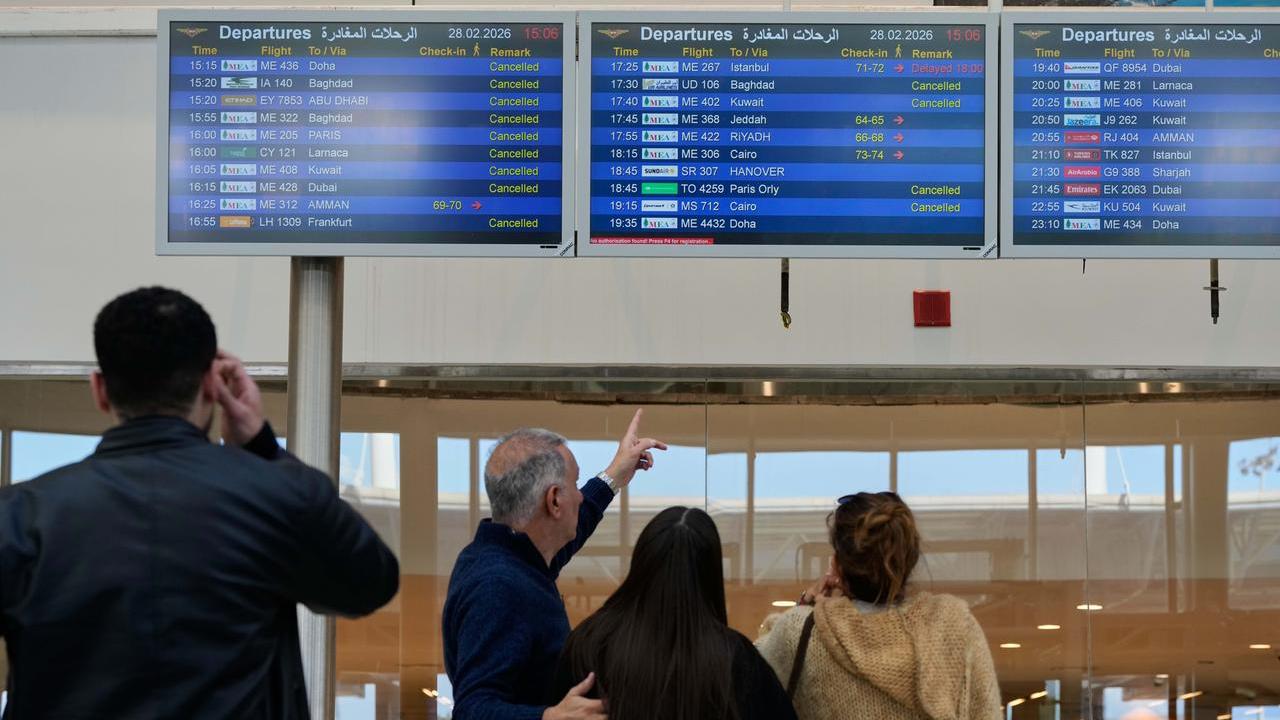 Guerra in Iran, voli cancellati con il Medio Oriente: italiani bloccati