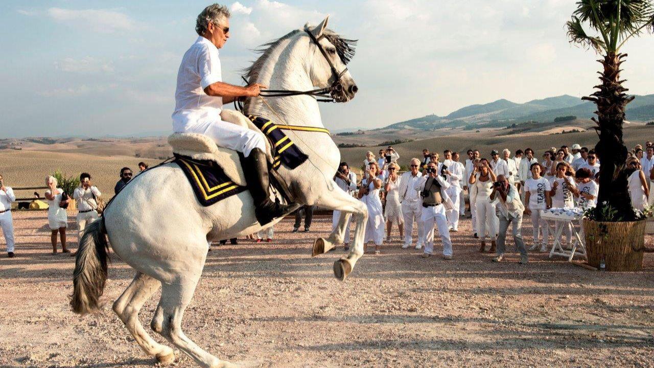 
	Andrea Bocelli a cavallo (Foto di Stefano Marinari)

