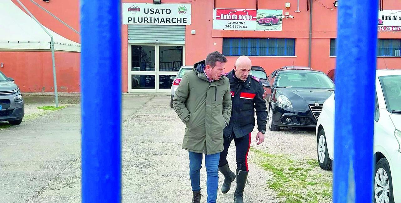 Le auto nella rivendita, le pistole e gli spari a Predda Niedda: «È stata legittima difesa»