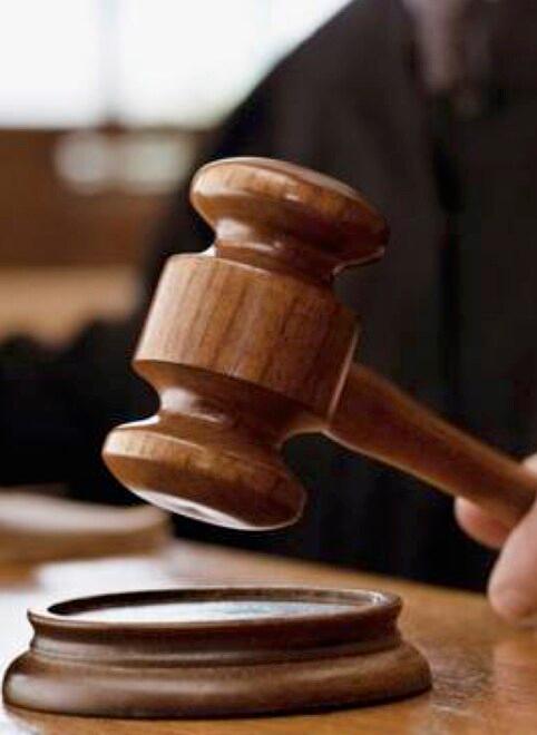 Pistoia, chiede i danni e fa anche la multa alla stessa persona: agente della Municipale sospesa per 4 mesi