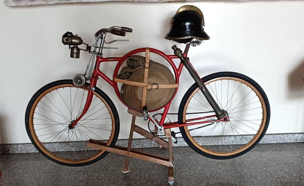 Uniformi, macchinari, foto d’epoca, video, elmi: a Livorno la storia dei Civici Pompieri dal '700 a oggi<br type="_moz" />
