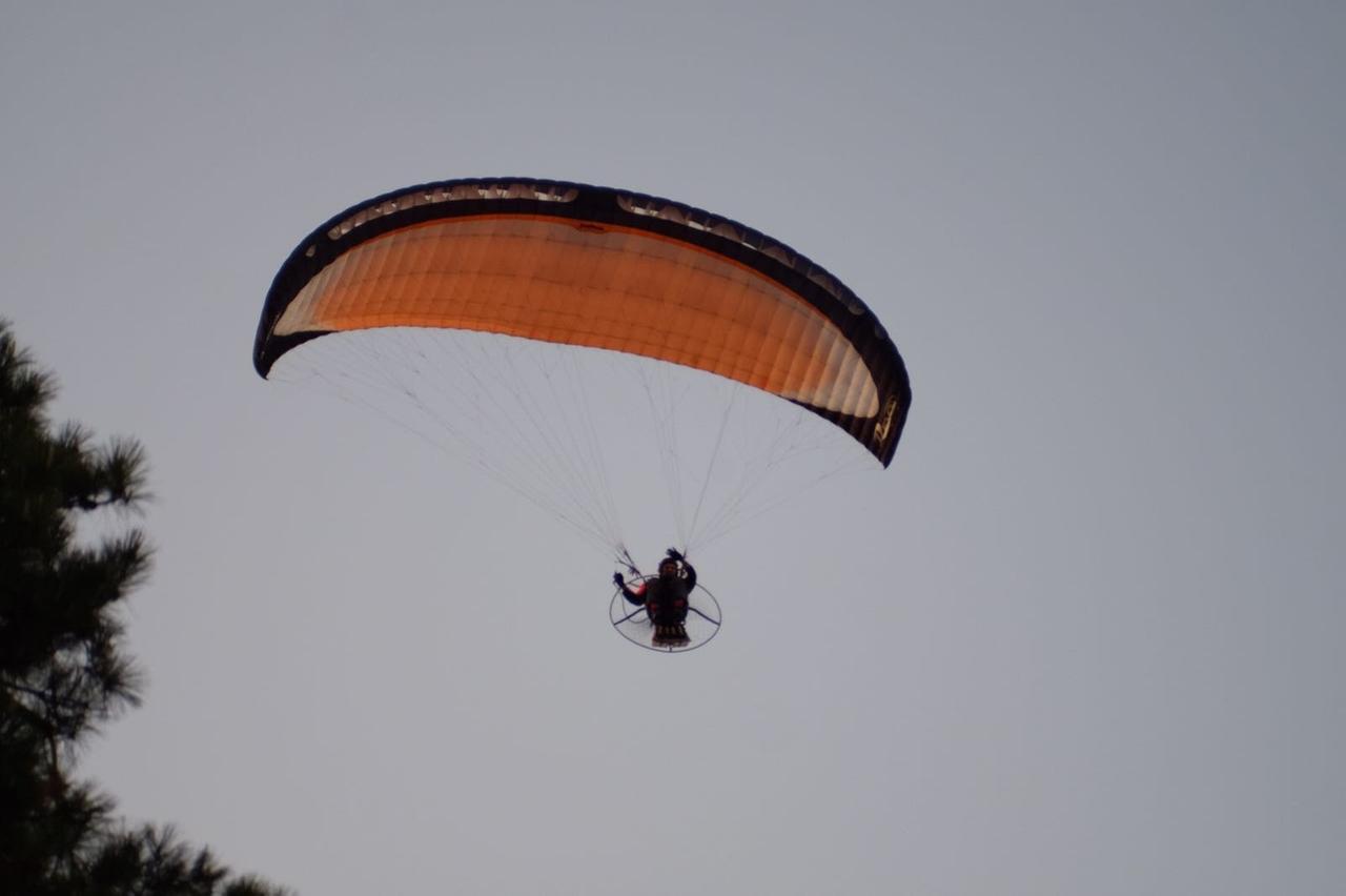 Si schiantò con un paramotore a Mancasale, «Claudio è salvo per miracolo, domani sarà operato»