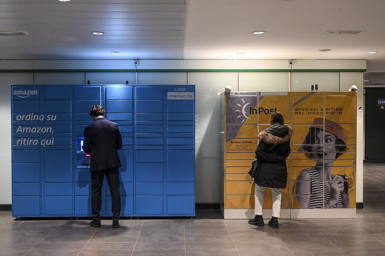 E-commerce, locker in continua espansione: ecco come funzionano, quanti sono e dove si trovano