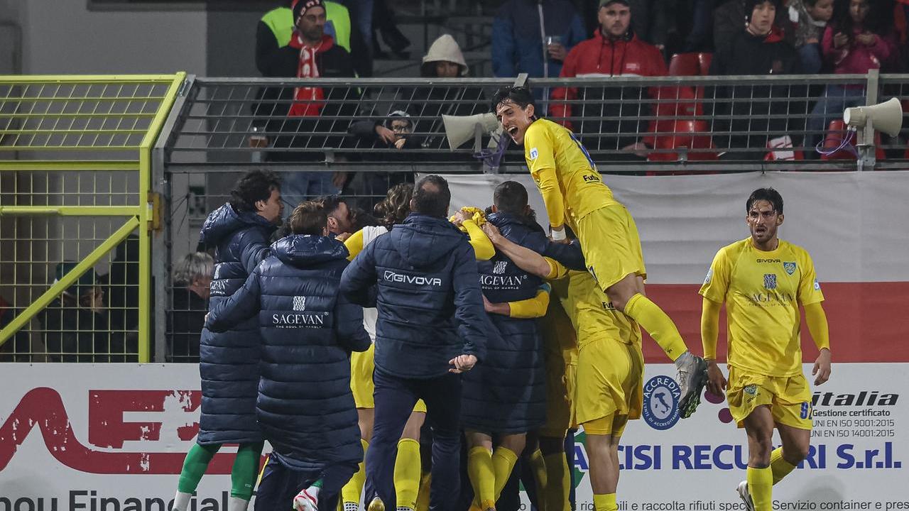 L'esultanza dopo il pari di Hasa