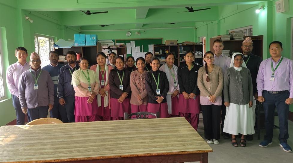 La storia di Samuele Prandini: lasciare tutto e partire per insegnare matematica in Nepal