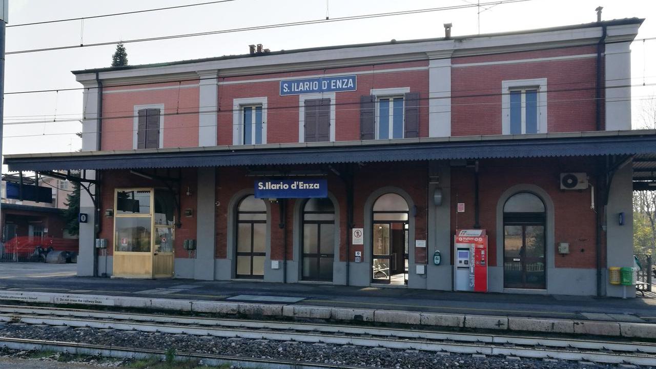 Costretto a prelevare dal bancomat sotto la minaccia di un coltello: due denunciati. Il complice era il suo amico