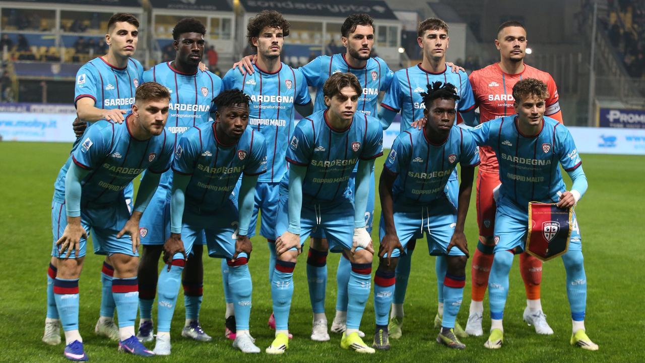 L'undici iniziale del Cagliari sceso in campo al Tardini