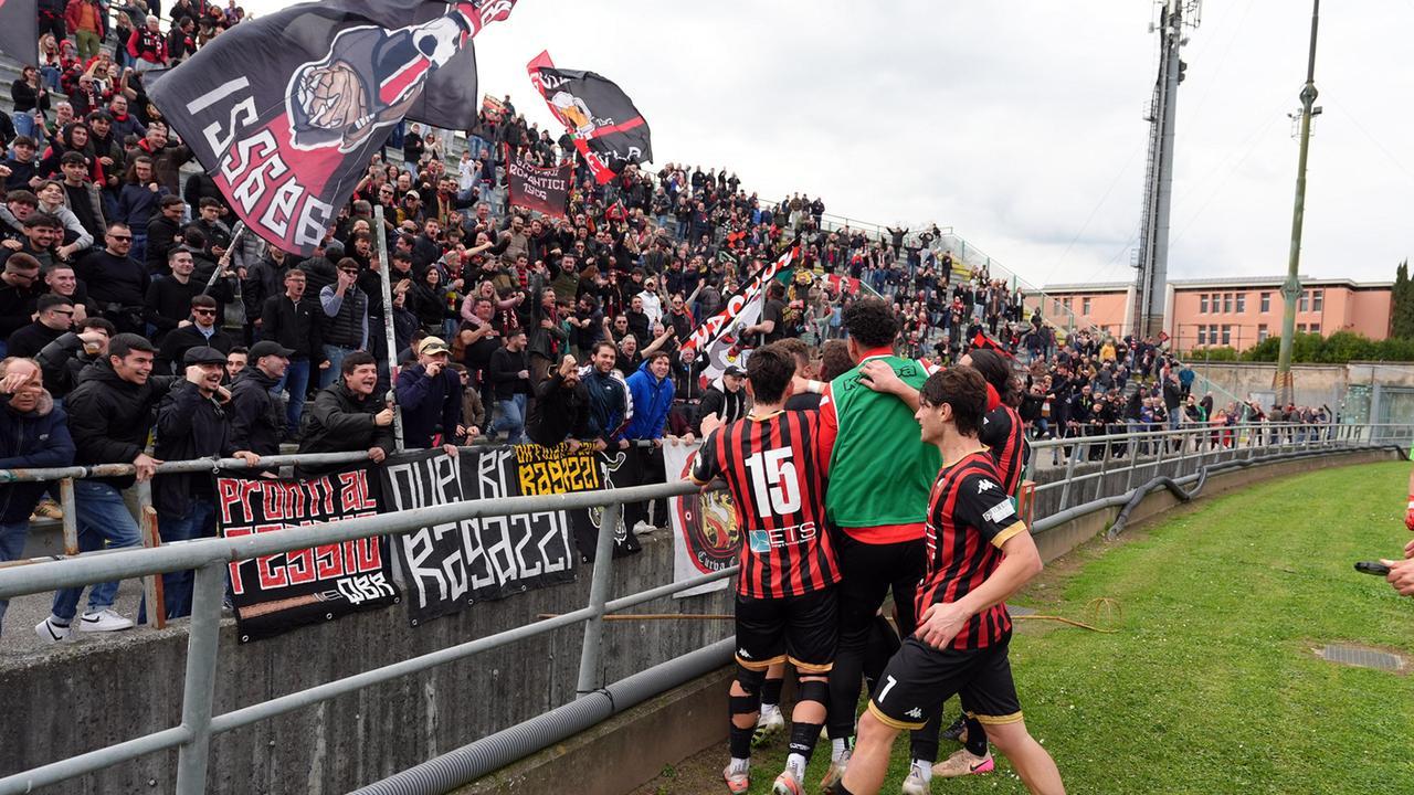 L'esultanza dopo la rete (foto Nucci)