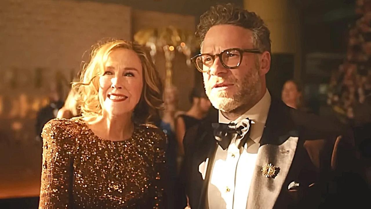 Catherine O'Hara and Seth Rogen. (credits Apple TV+)