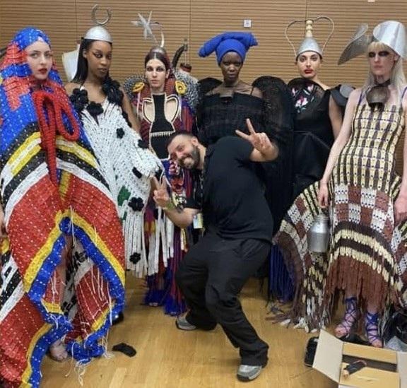 Da Bitti ai palchi della moda: «Trasformo l’abito sardo»