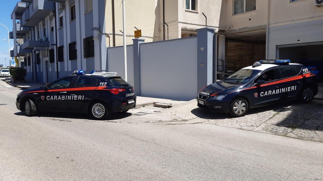 Lavoratori irregolari e carenze igieniche, denunciati i titolari di due bar