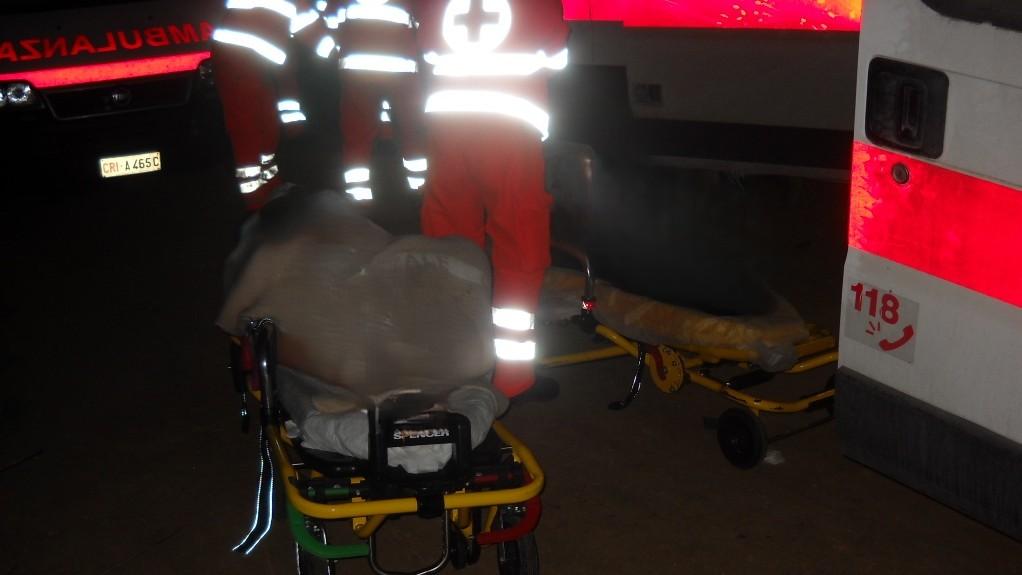 Schianto all’incrocio contro un Suv, gravissimo un motociclista