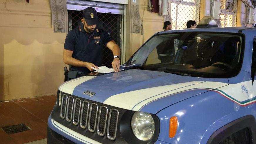 Buggiano, colpiva coi mattoni la porta di casa. Finisce in cella per maltrattamenti in famiglia