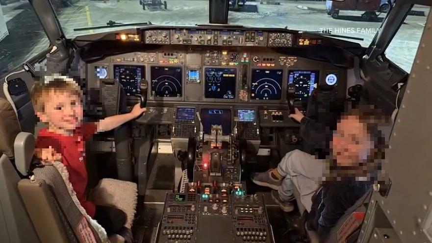 Bimbo di 5 anni nota un’incongruenza nel manuale di volo della compagnia aerea, l’amministratore delegato lo premia: cosa è successo