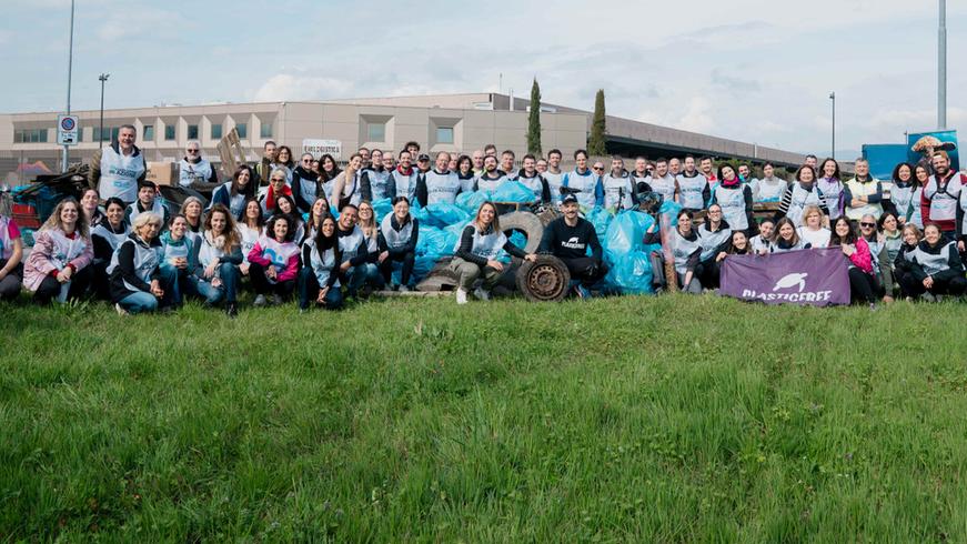 Sofidel, i proprietari Stefani e Lazzareschi danno l'esempio: “spazzini” con i loro dipendenti<br type="_moz" />