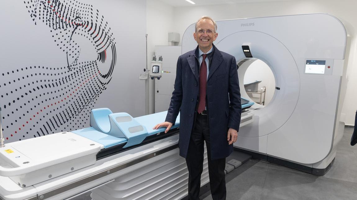 Il Ceo della Ferrari, Benedetto Vigna, nel nuovo centro diagnostico