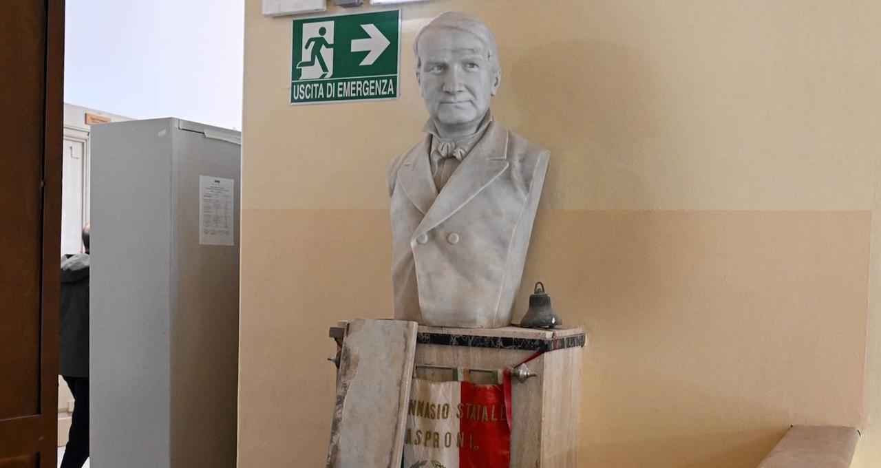 Rush finale al cantiere Asproni, i tecnici: «Il vecchio liceo di Nuoro ora è più sicuro»