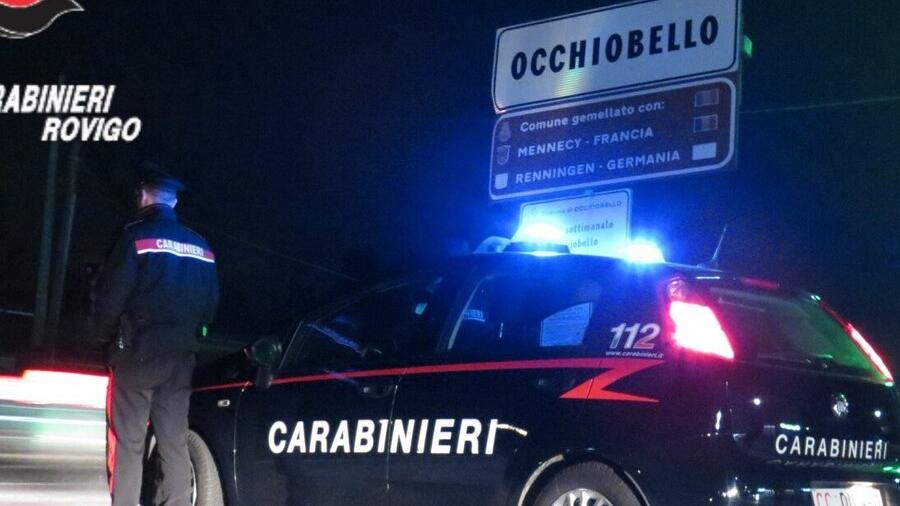Occhiobello, entra nel locale a lui vietato: denunciato un 21enne