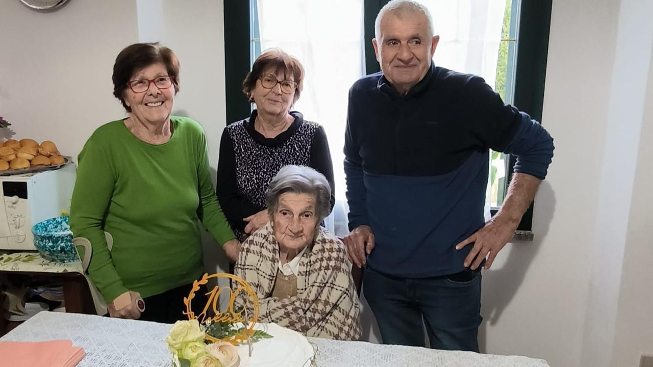 Due comunità in festa per il secolo di vita di nonna Maddalena: ecco chi è la neo centenaria