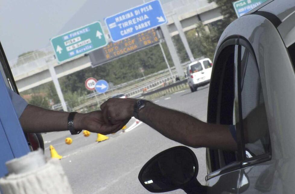 Cara autostrada, negli ultimi dieci anni i pedaggi sono cresciuti più dell’inflazione - Le tratte più care d'Italia