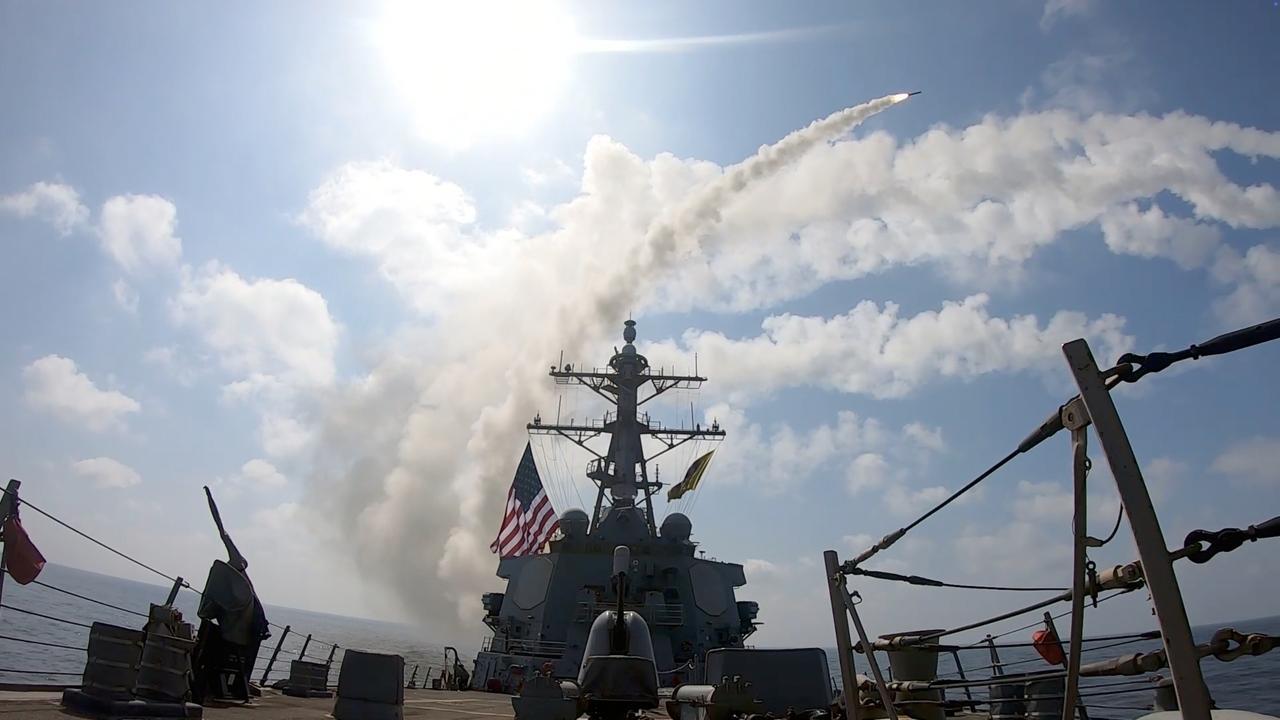 Guerra in Iran, intercettato missile da Teheran verso la Turchia. Usa affondano una nave iraniana: almeno 80 morti