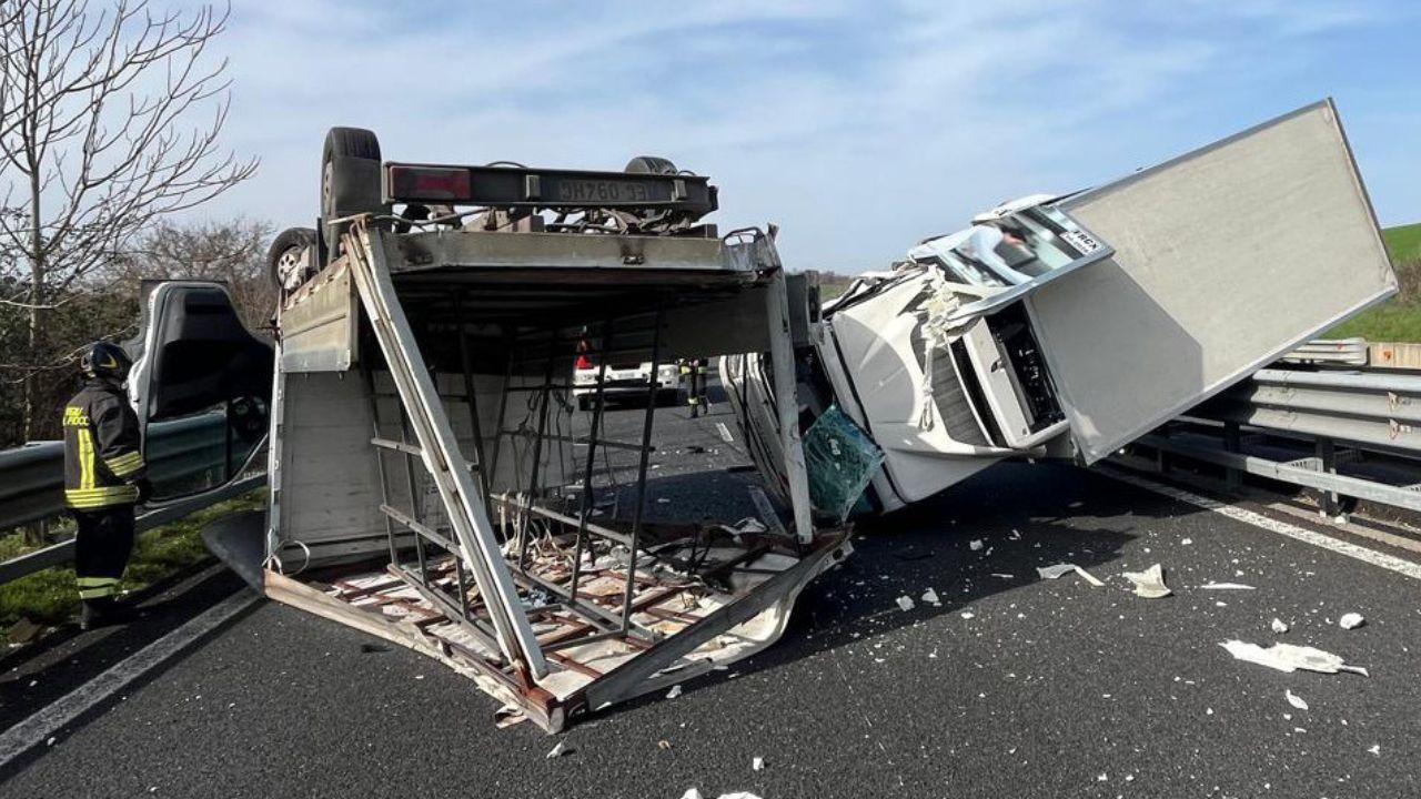 
	(foto dai Vigili del fuoco)

