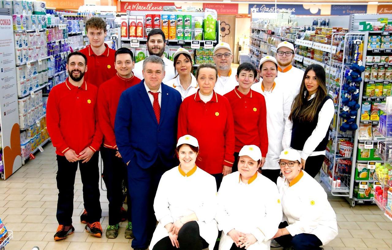 
	Lo staff del Conad City di San Damaso

