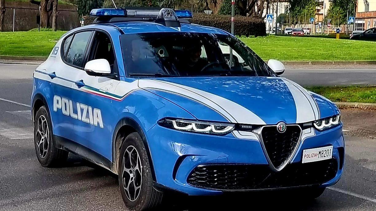 Una volante della polizia (foto d'archivio)
