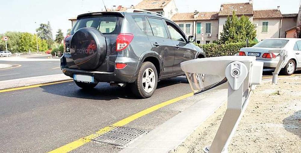 Cambia l’illuminazione della rotatoria di San Giorgio a Ferrara