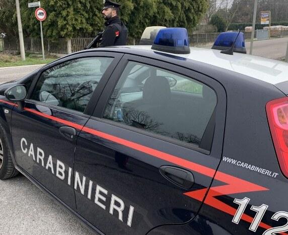 Polesella, litiga coi vicini e li minaccia con la motosega: denunciato