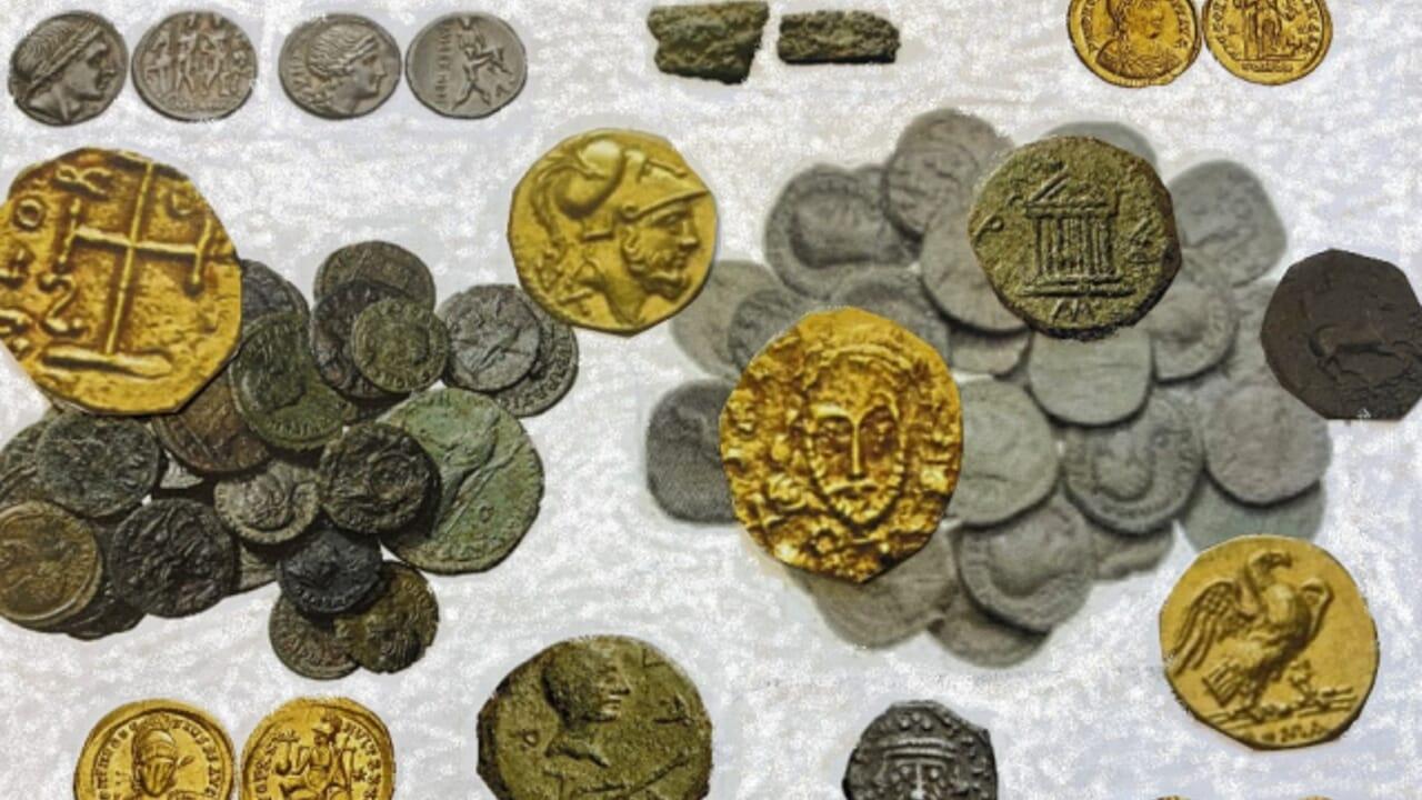 Maxi operazione contro un traffico internazionale di monete antiche, sgominata una banda con base a Sassari: sequestri da 250mila euro