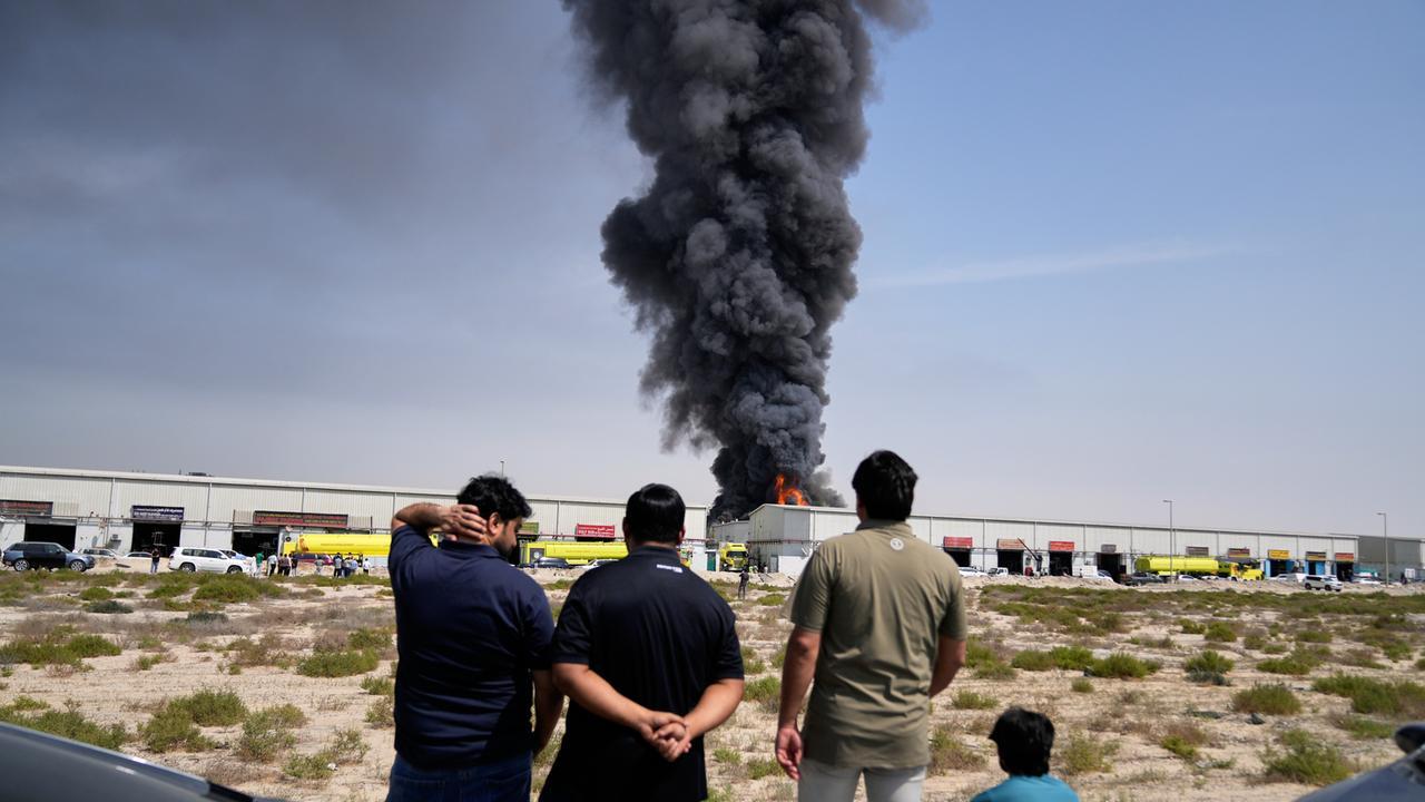 Da Sassari a Dubai, la vacanza choc di Paola: «Io e mio figlio terrorizzati dai missili, vogliamo tornare a casa» – Il racconto