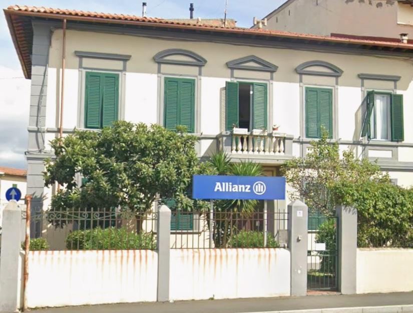 L'agenzia "Allianz" di viale Petrarca